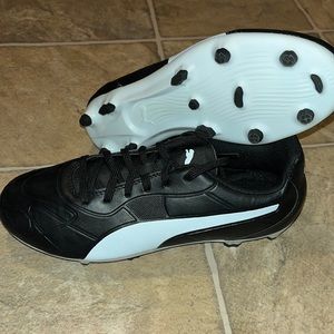 BRAND NEW Puma Monarch Soccer Cleats